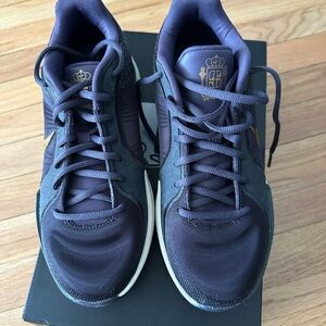 Nike Sabrina 2 - big kids sz 6